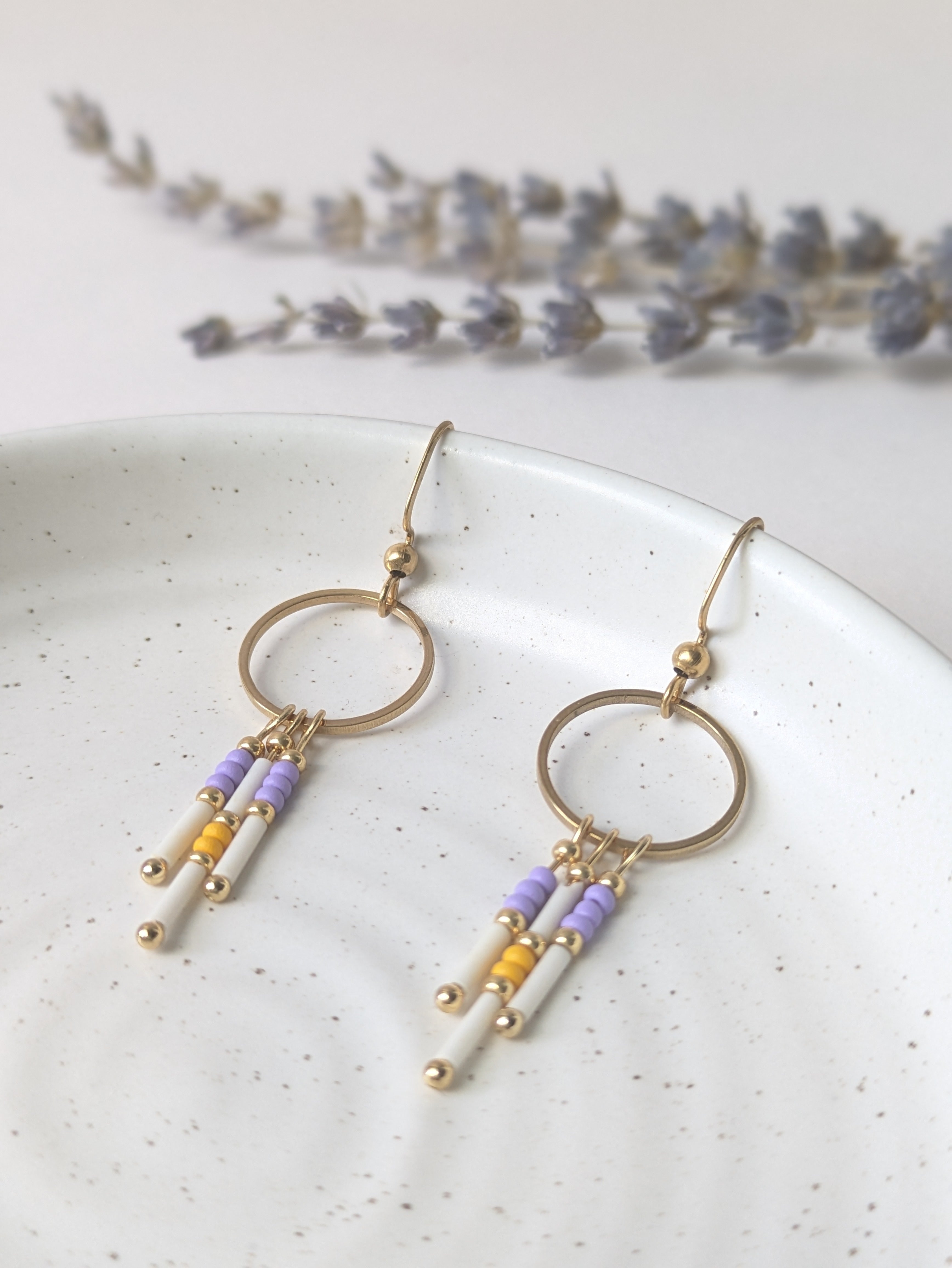 Dangle earrings | Stainless steel | Trio of pearls