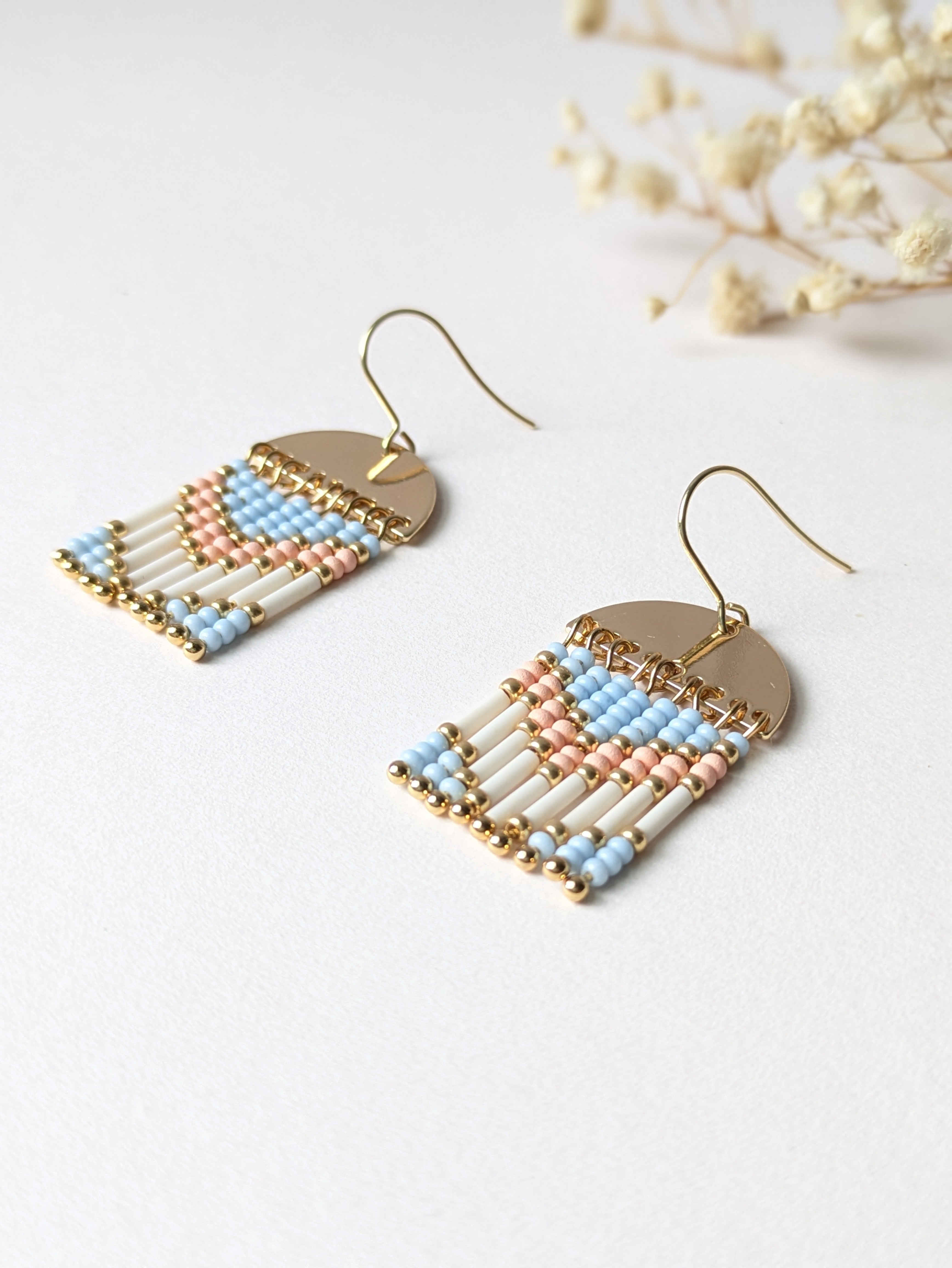 Boucles d'oreilles pendantes | Demi-lune | Pastel