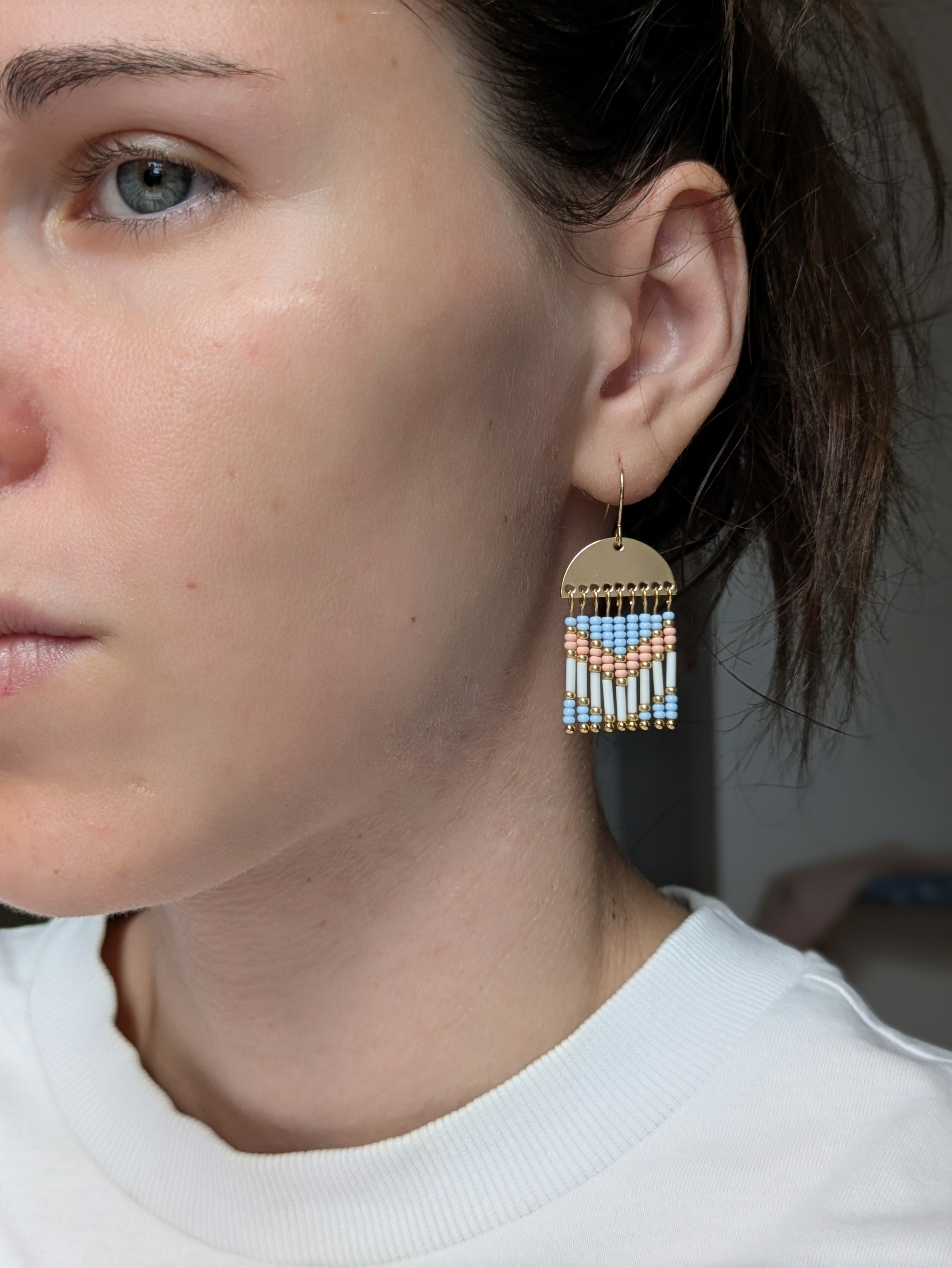 Boucles d'oreilles pendantes | Demi-lune | Pastel