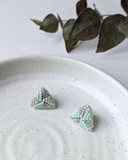 Boucles d'oreilles triangle | Motif berlingot | Tissées à la main en perles de verre