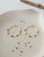 Boucles d'oreilles Créoles Camel petites - Perles Miyuki - Bijoux Montréal - Lou_Inspirations