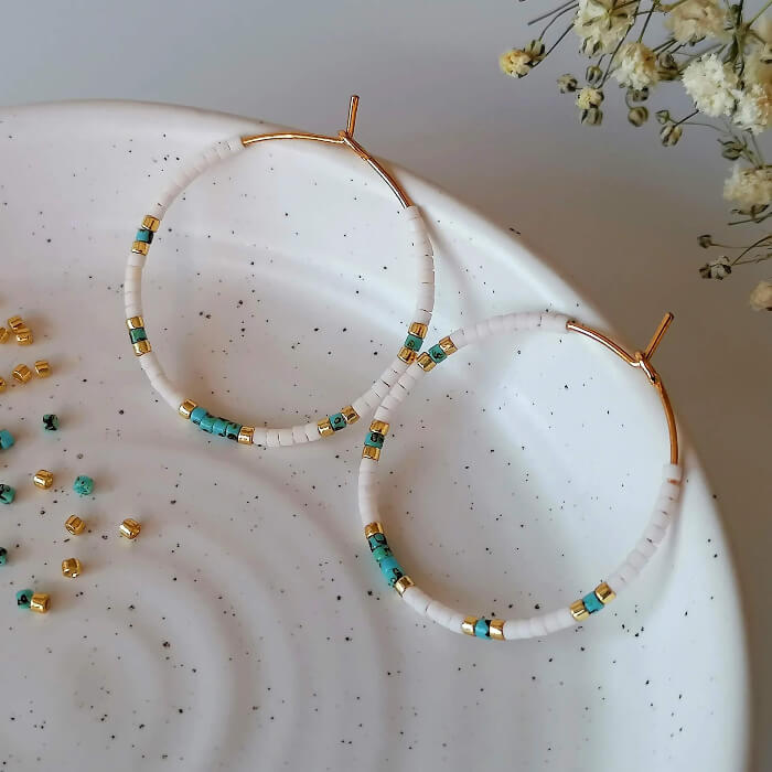 Boucles d'oreilles Créoles Picasso 2 - Perles Miyuki - Bijoux Montréal - Lou Inspirations