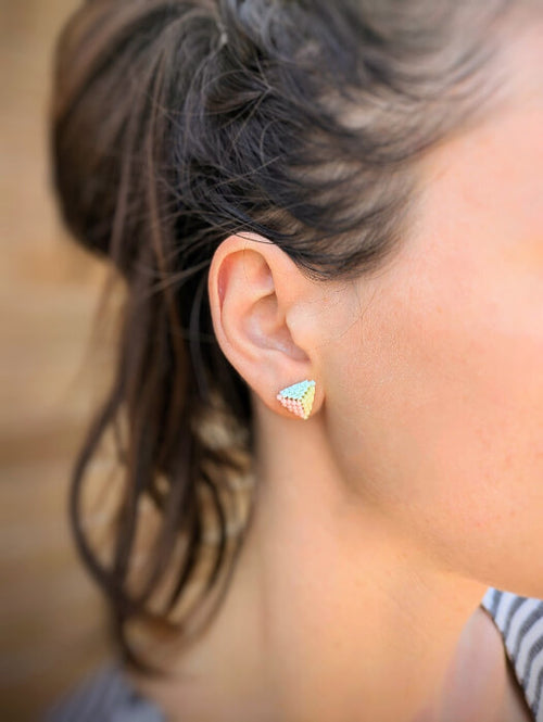 Boucles d'oreilles Prisme été Floral portée - Perles Miyuki - Bijoux Montréal - Lou Inspirations