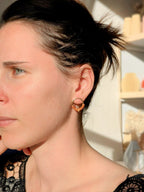 Boucles_d_oreilles_pour_femmes_-_anneaux_noues_-_camel_-_Portees_-_Esprit_macrame_-_Fait_main_au_quebec_-_Lou_Inspirations