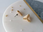 Boucles d'oreilles triangle creme - Perles Miyuki - Bijoux Montréal - Lou Inspirations