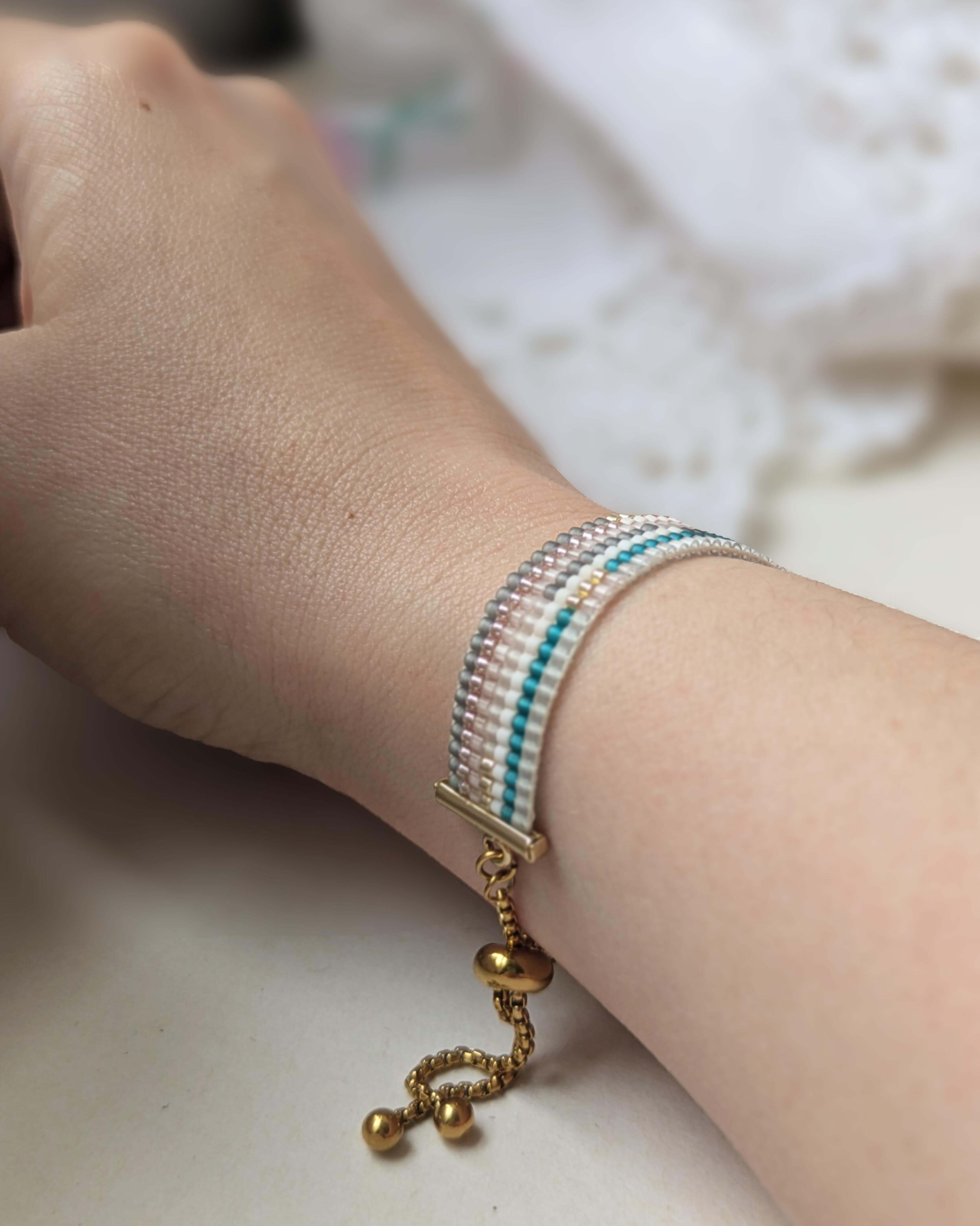 Bracelet bohème en perles seed beads japonaises, création fait main au métier à tisser