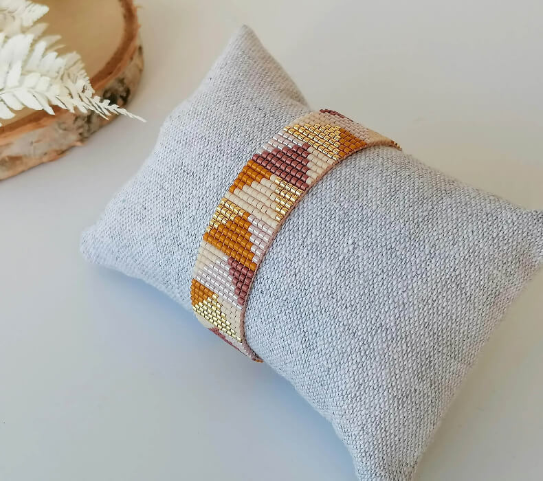 Bracelet Erable doré tissé en perles Miyuki sur métier à tisser - Bijoux Montréal - Lou Inspirations