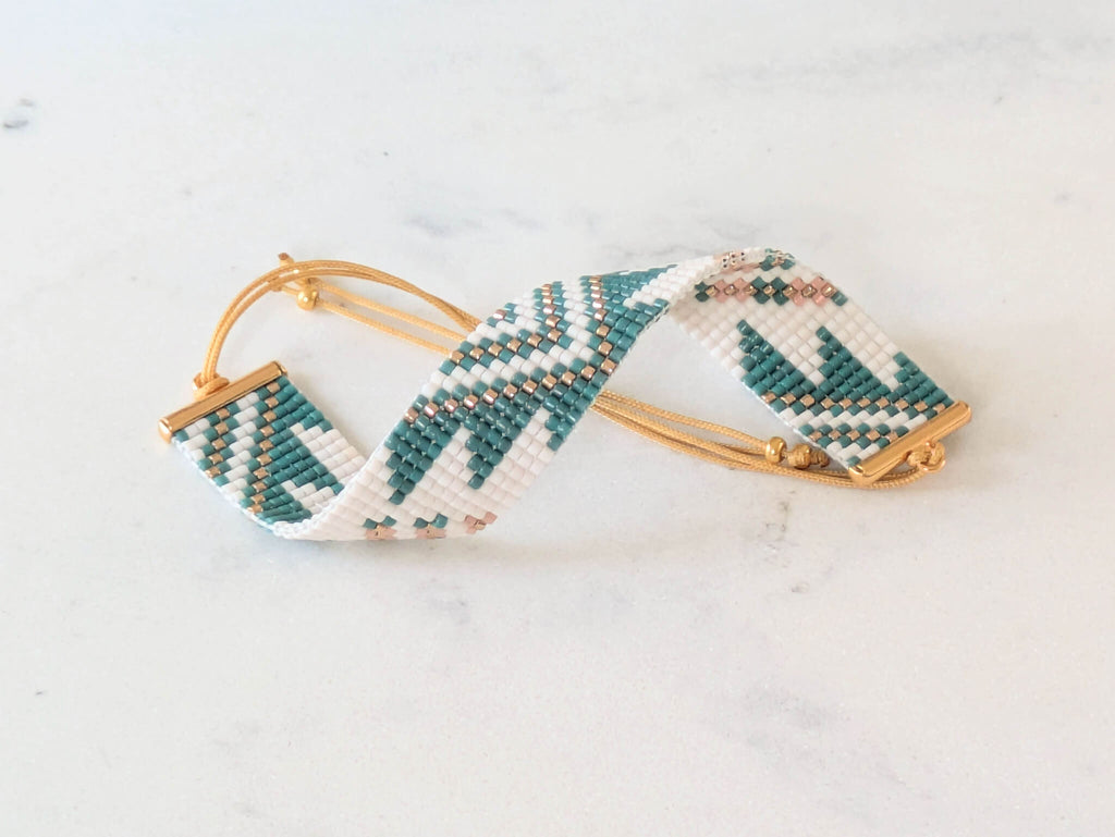 Bracelet Eucalyptus en perles Miyuki sur métier à tisser - Bijoux Montréal - Lou Inspirations