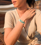 Bracelet Eucalyptus porté en perles Miyuki sur métier à tisser - Bijoux Montréal - Lou Inspirations