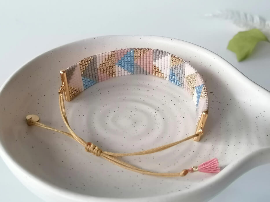 Bracelet Gris poudré en perles Miyuki sur métier à tisser - Bijoux Montréal - Lou Inspirations