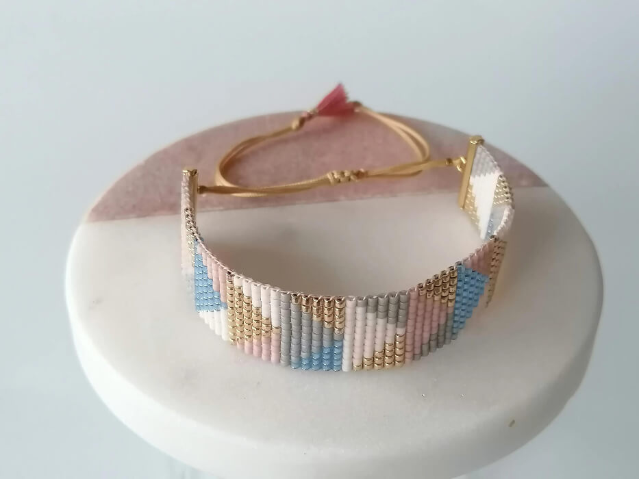 Bracelet Gris poudré en perles Miyuki sur métier à tisser - Bijoux Montréal - Lou Inspirations