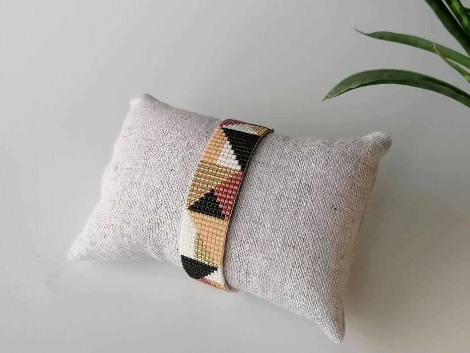 Bracelet Prisme d'ébène en perles Miyuki sur métier à tisser - Bijoux Montréal - Lou Inspirations