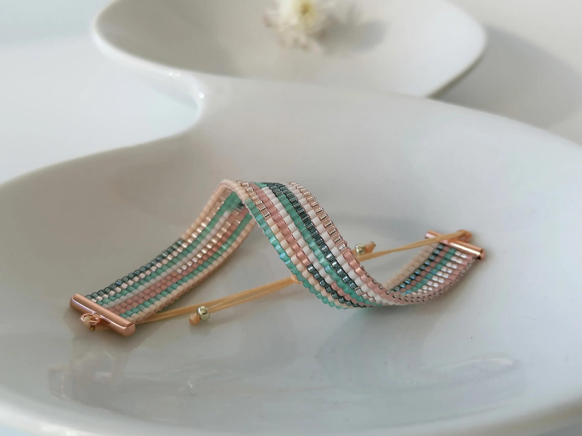 Bracelet Silk en perles Miyuki sur métier à tisser - Bijoux Montréal - Lou Inspirations