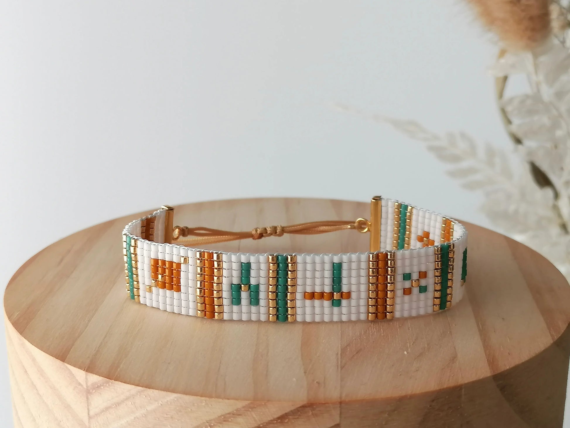 Bracelet Totem en perles Miyuki sur métier à tisser - Bijoux Montréal - Lou Inspirations