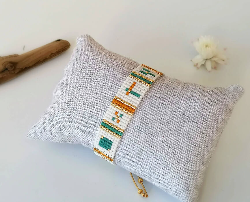 Bracelet Totem en perles Miyuki sur métier à tisser - Bijoux Montréal - Lou Inspirations