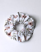 Chouchou fluffy en coton Oeko-Tex à motif camélias, pour une touche florale