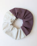 Chouchou bicolore en coton bio mauve, accessoire fait main pour les cheveux