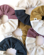 Chouchous larges bicolores en coton biologique, disponibles en Dijon, mauve et bleu marine