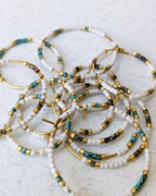 Créoles en perles de verre japonaises mix bleu et marron, style bohème et lumineux
