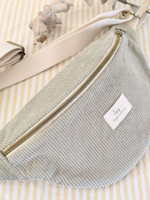 Sac banane - Velours Vert sauge - Accessoire mode - Lou Inspirations