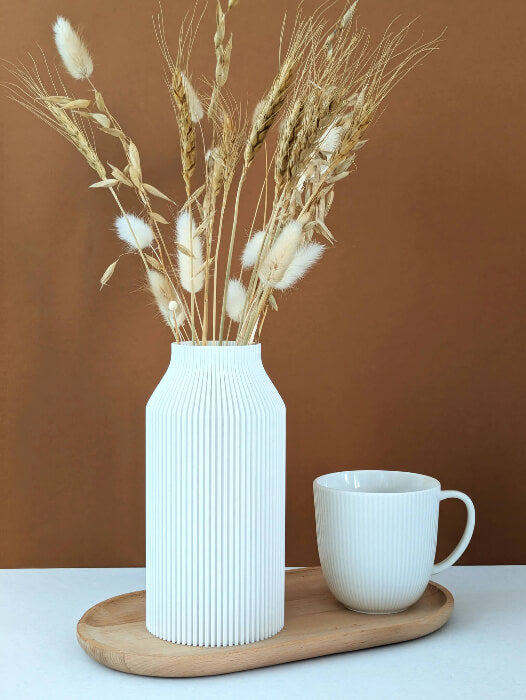Vase pour fleurs séchées - impression 3D - design Scandinave et strié - Modèle Bota - Mis en situation - Lou Inspirations