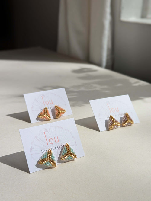 Boucles d’oreilles bohèmes tissées à la main au Québec en perles de verre japonaises, bijoux légers et délicats